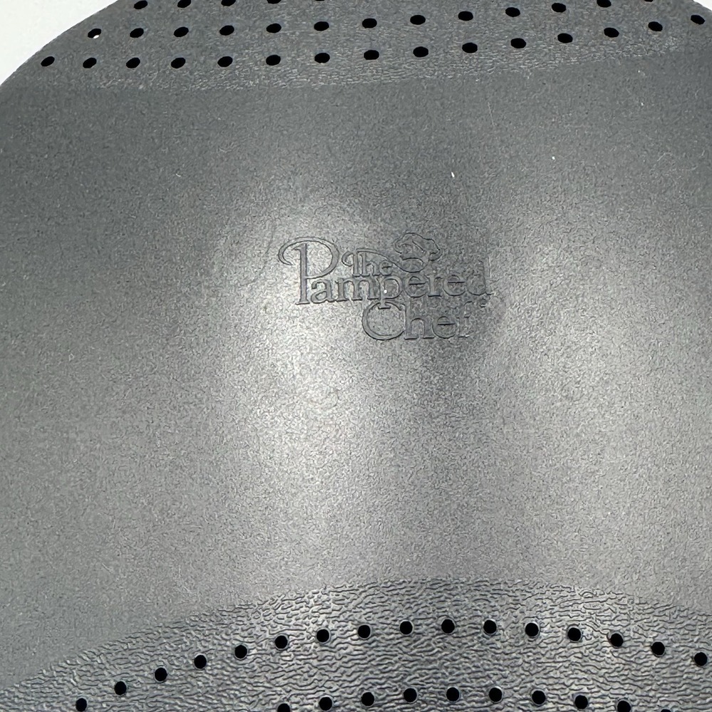 Pampered Chef Large 8 Cup 2 Qt Micro Cooker Microwave Steamer Strainer Lid Black - Picture 4 of 7
